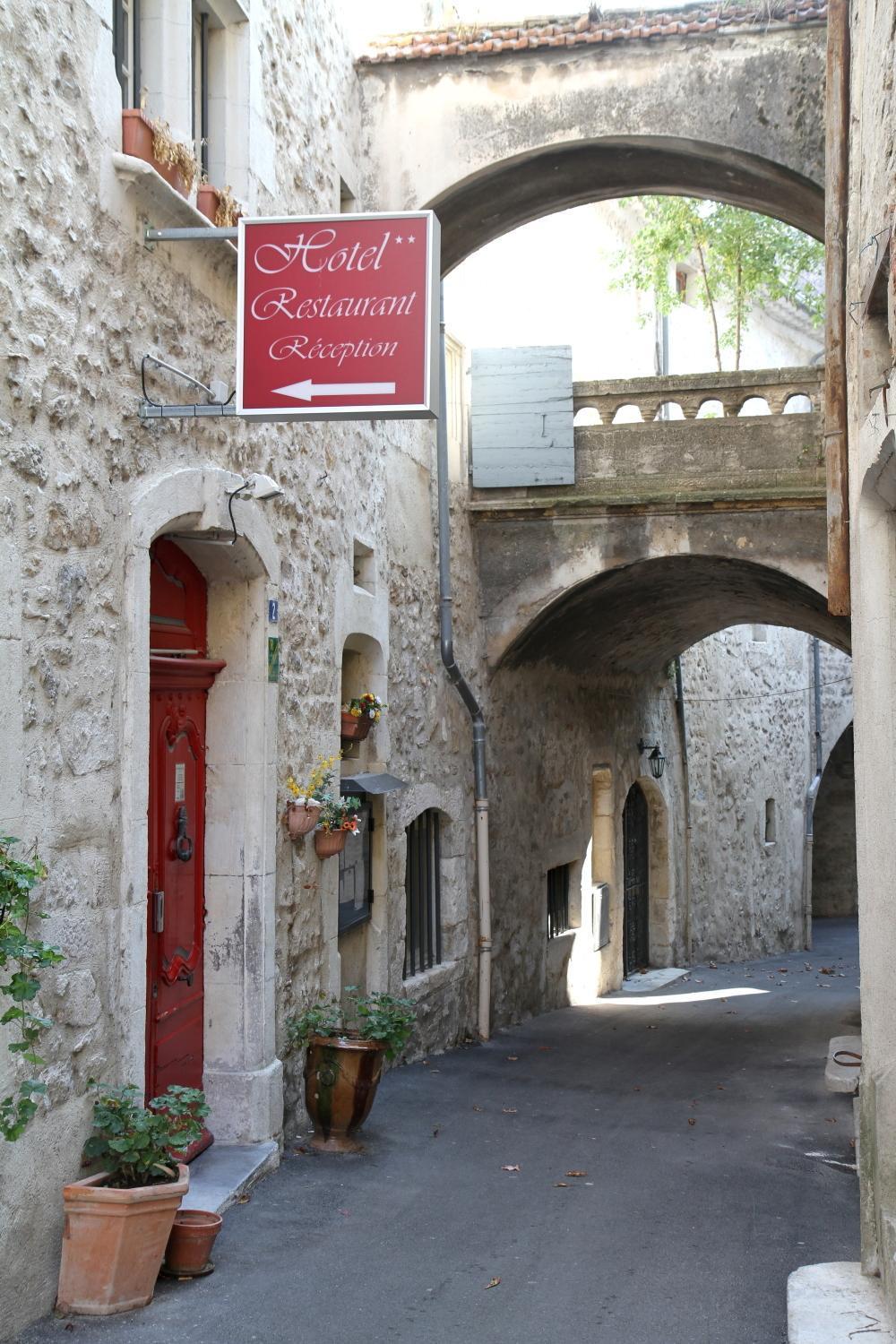 Logis Hotel Le Prieure Bourg-Saint-Andéol Eksteriør billede