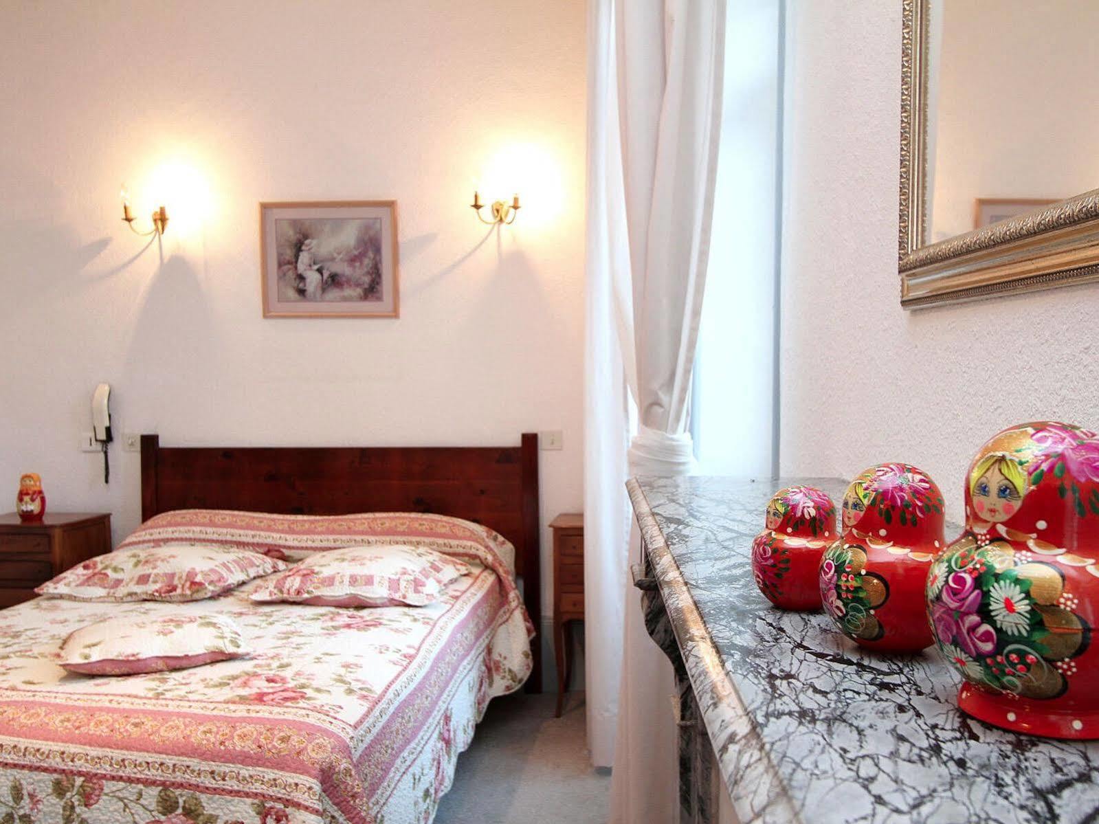 Logis Hotel Le Prieure Bourg-Saint-Andéol Eksteriør billede