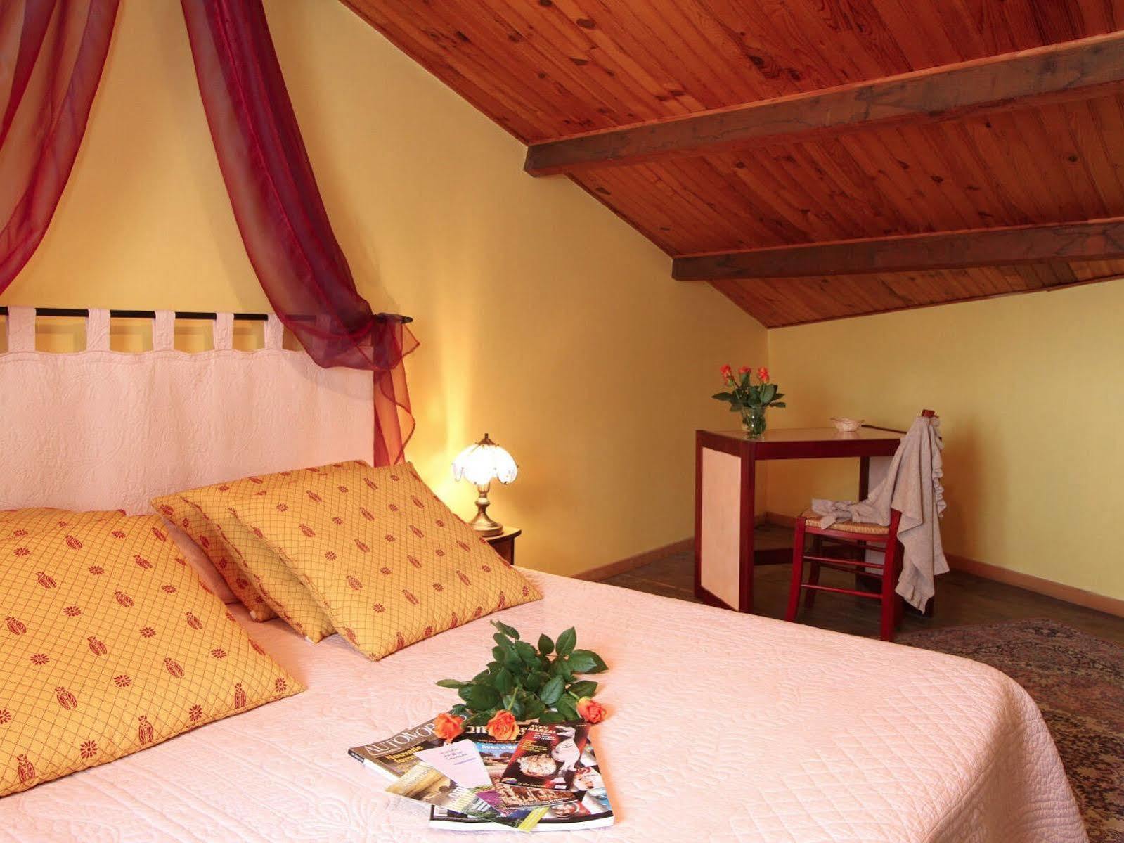 Logis Hotel Le Prieure Bourg-Saint-Andéol Eksteriør billede