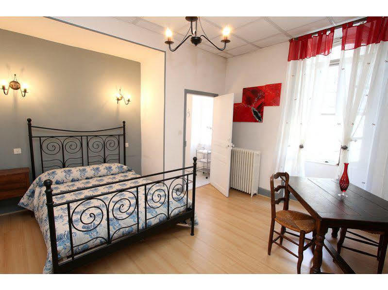 Logis Hotel Le Prieure Bourg-Saint-Andéol Eksteriør billede