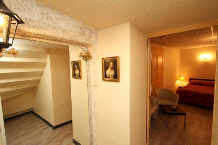 Logis Hotel Le Prieure Bourg-Saint-Andéol Eksteriør billede